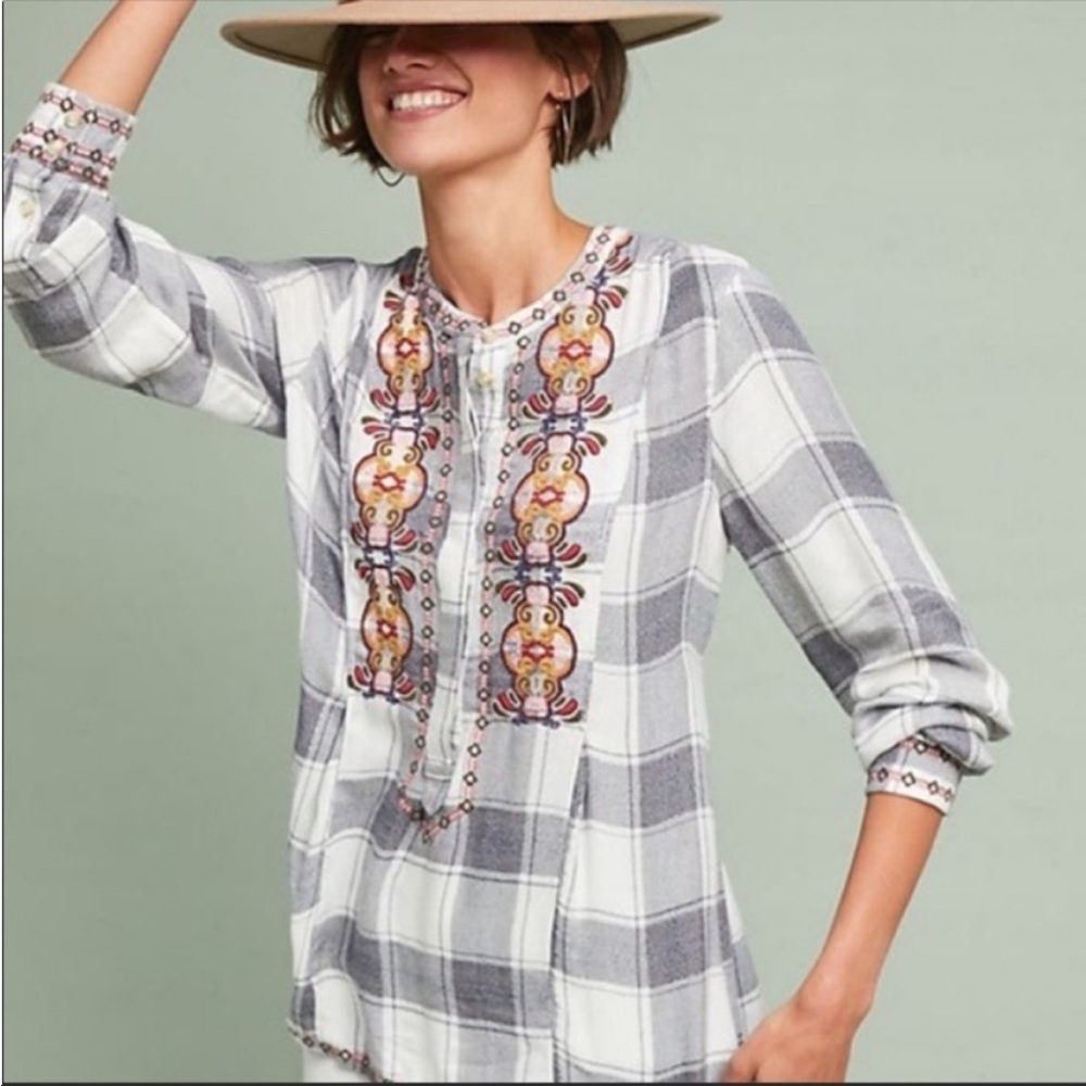 Anthropologie Akemi + Kin Dalton Embroidered Plaid Henley Blouse Gray Small
